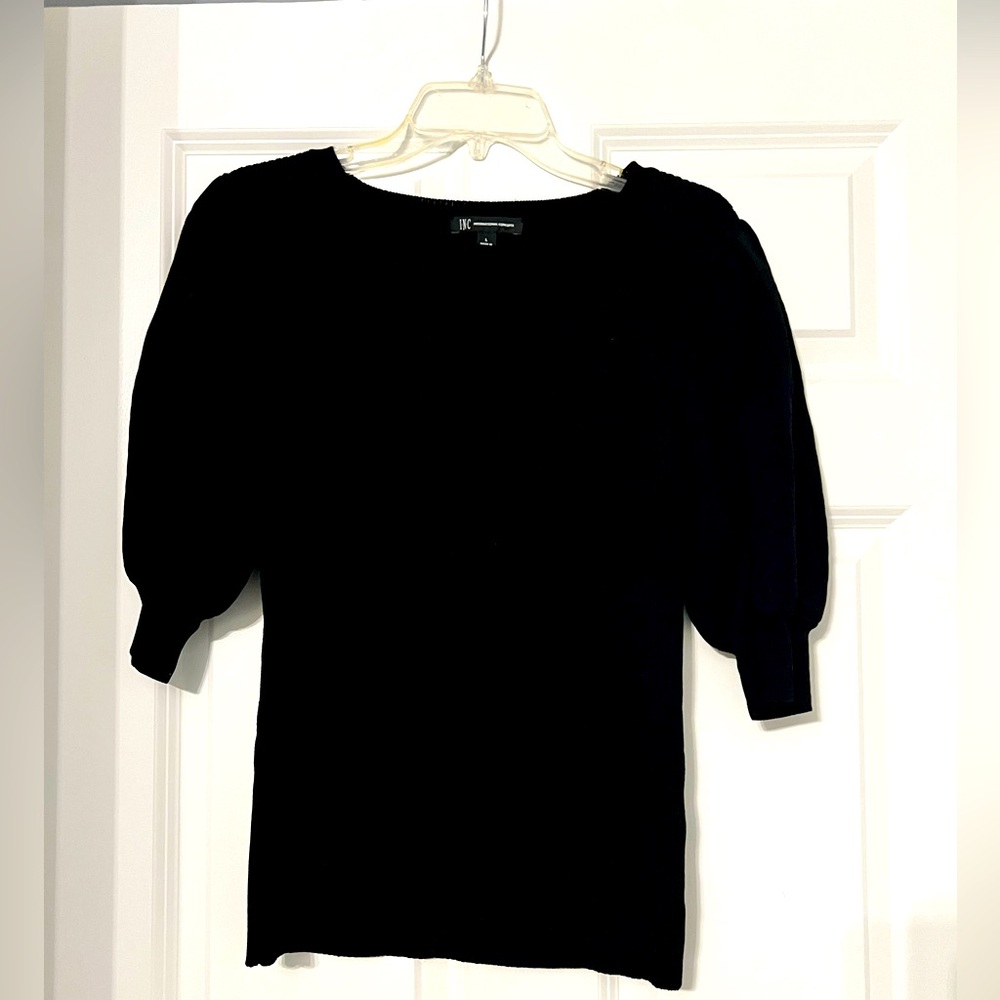 Women’s large INC by Macy’s thick ribbed puffy sleeve sweater.
